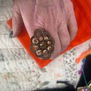 Elegant Gold Floral Ring